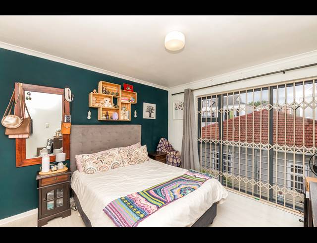 2 BEDROOM FLAT FOR SALE IN PLUMSTEAD